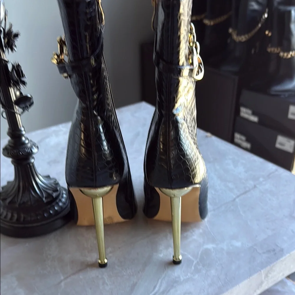 Fashion Nova Black Croc Heeled Boots with Gold Accent NWT - Picture 2 of 4